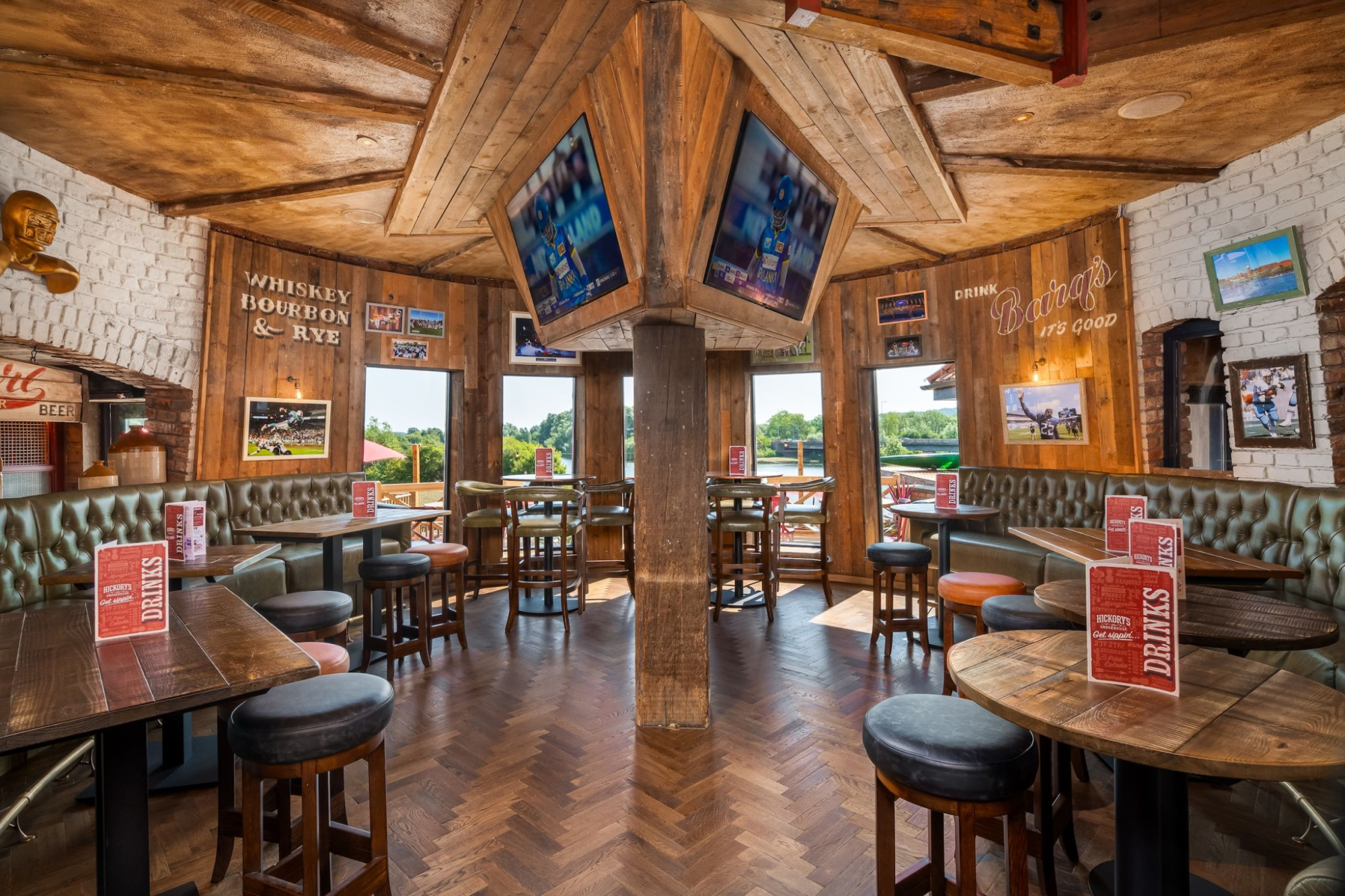 Hickory’s Smokehouse restaurant furniture by Six Contract Furniture